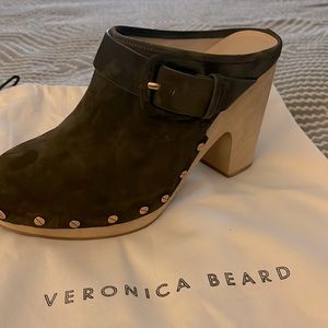Veronica Beard clog - brand new with shoe bag- moss green/suede
